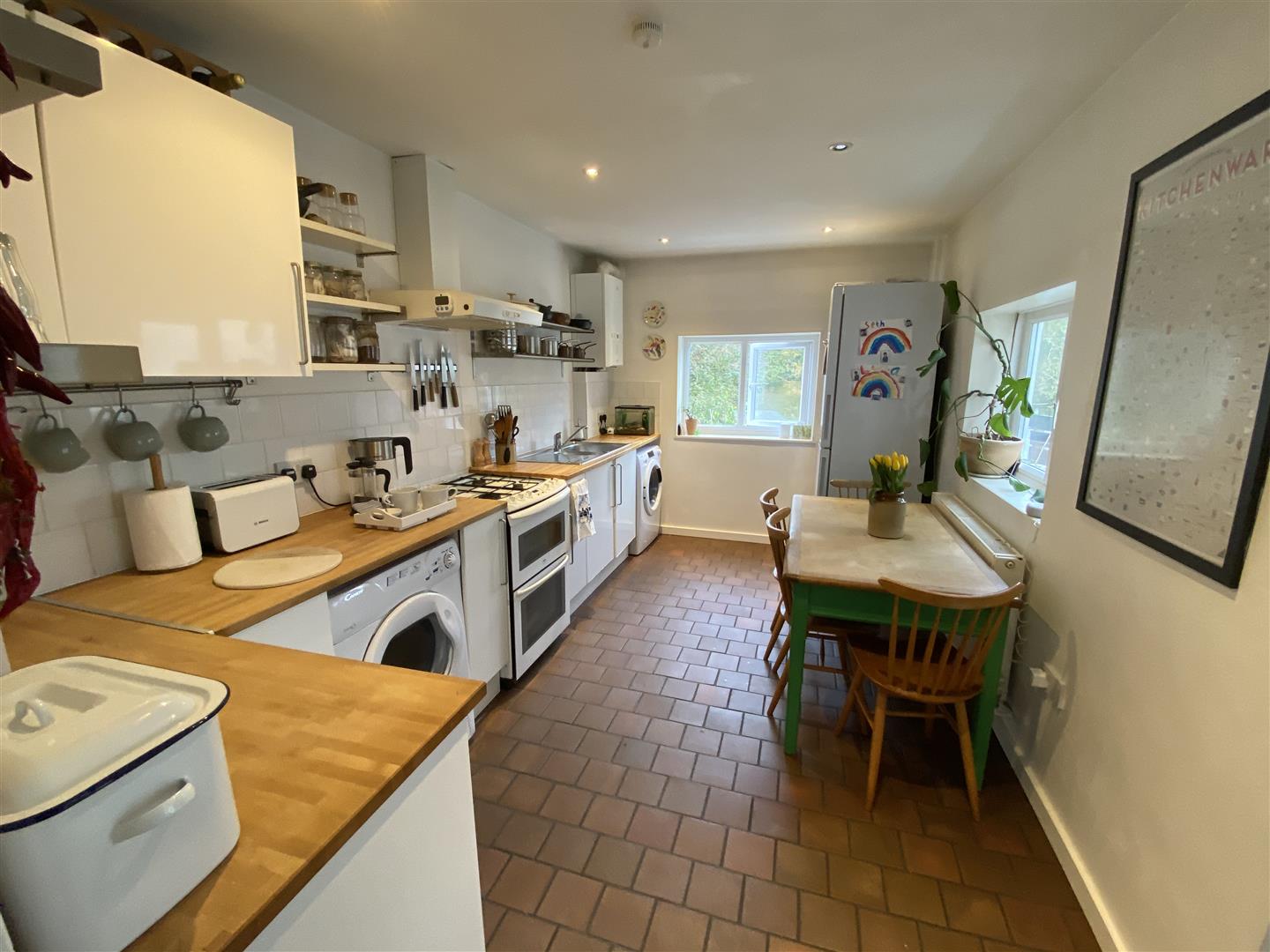 KITCHEN/BREAKFAST ROOM